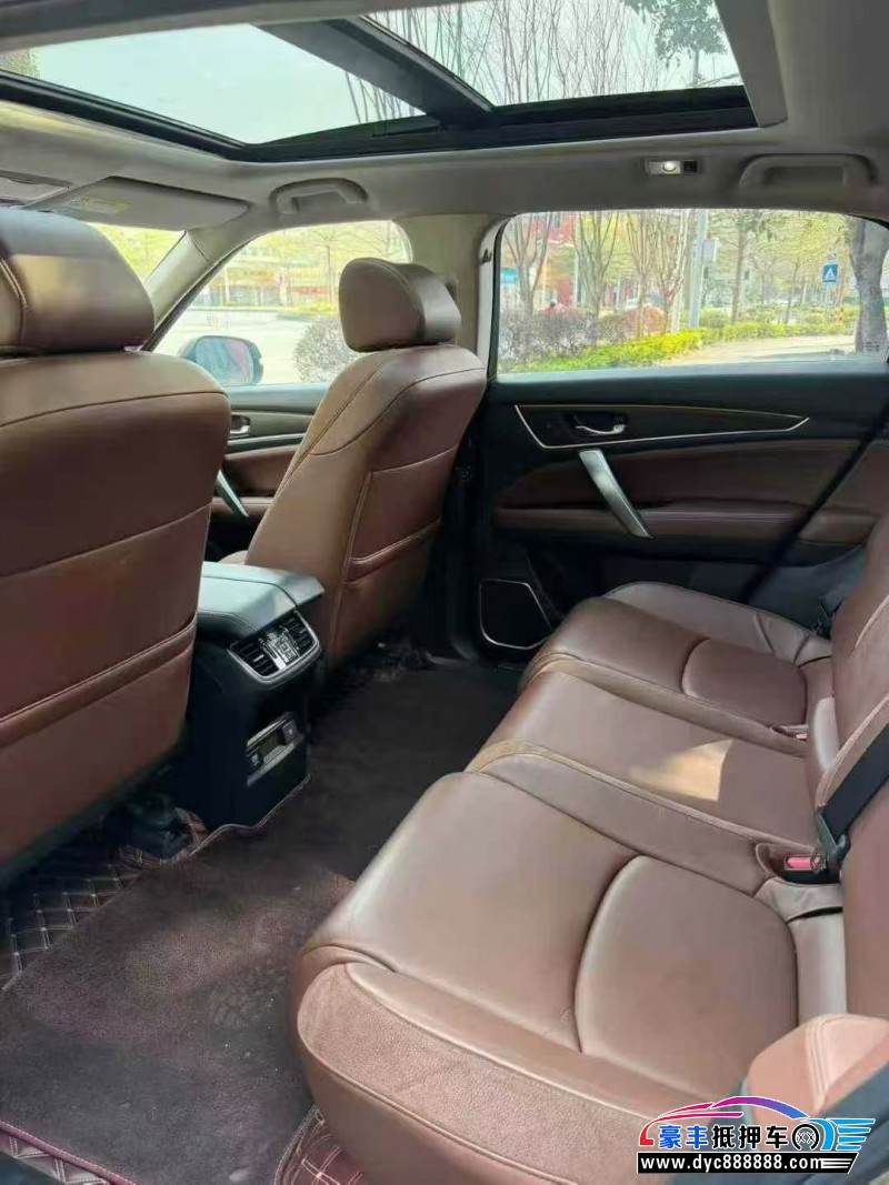 17年本田冠道轿车抵押车出售