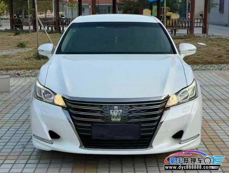 抵押车出售19年丰田皇冠轿车