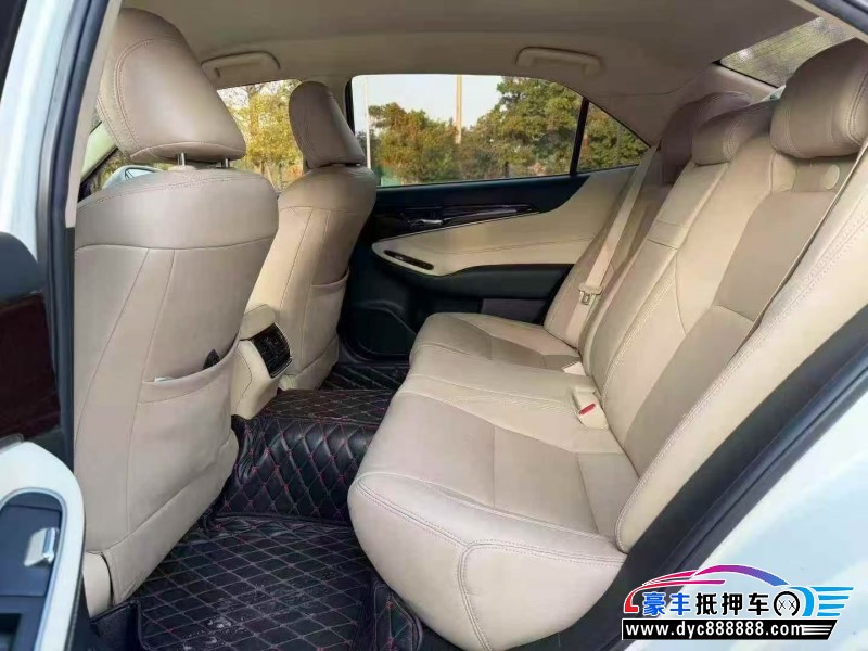 19年丰田皇冠轿车抵押车出售