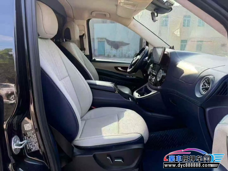 22年奔驰威霆轿车抵押车出售