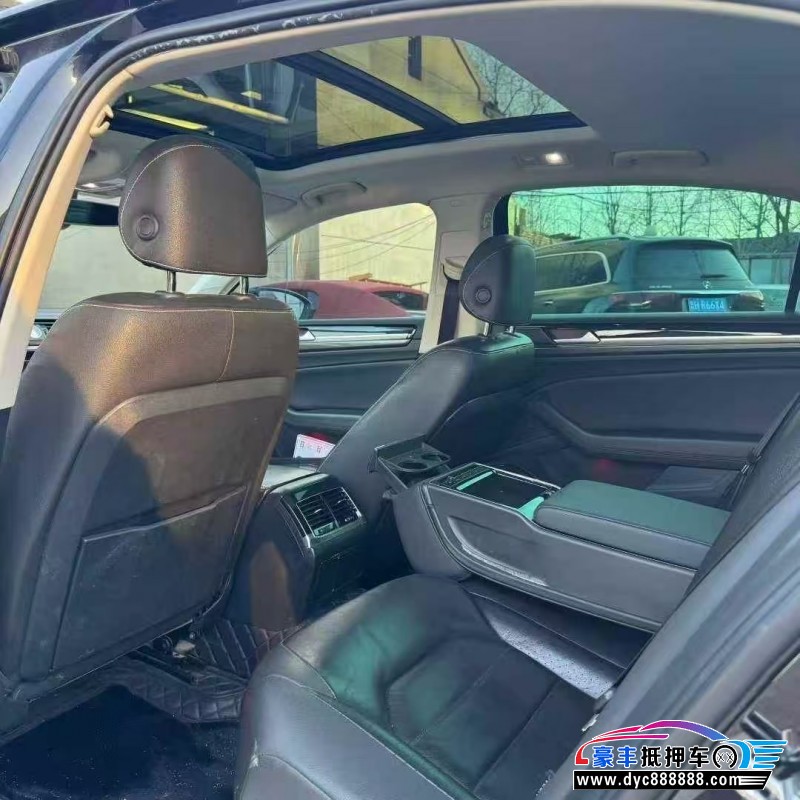 18年大众辉昂轿车抵押车出售