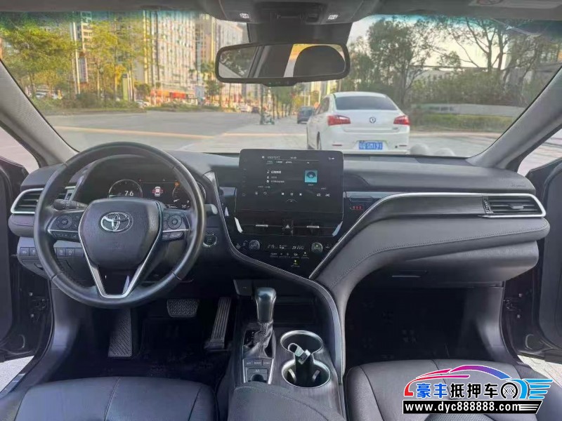 22年丰田凯美瑞轿车抵押车出售