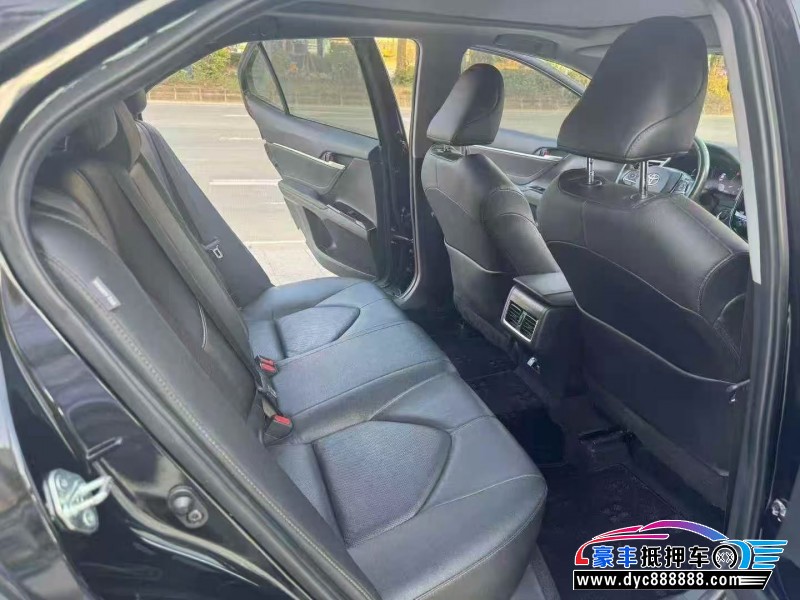 22年丰田凯美瑞轿车抵押车出售