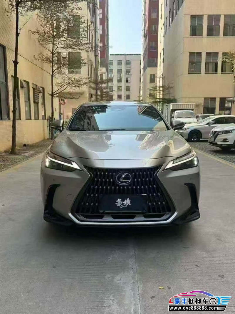 抵押车出售23年雷克萨斯NX轿车
