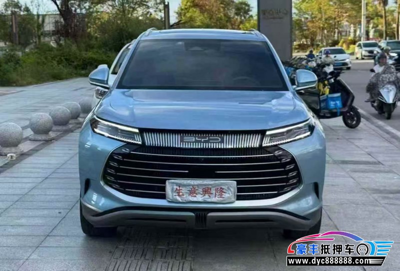 抵押车出售24年比亚迪护卫舰轿车