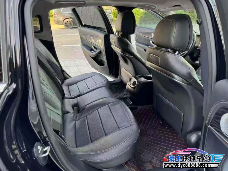 19年奔驰E轿车抵押车出售