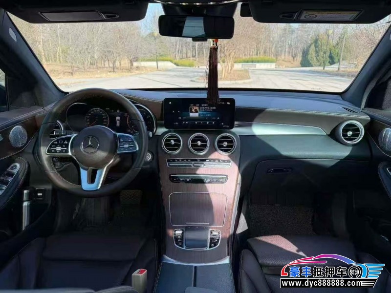 21年奔驰GLC轿车抵押车出售