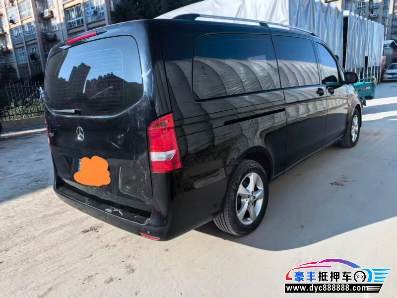 18年奔驰威霆轿车抵押车出售