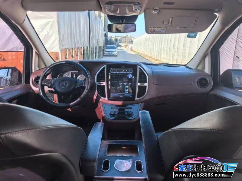 18年奔驰威霆轿车抵押车出售