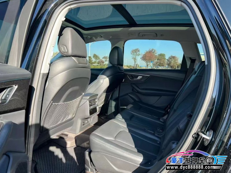 23年奥迪Q7轿车抵押车出售