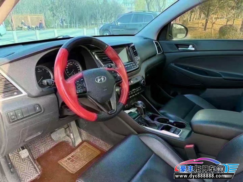 16年现代途胜轿车抵押车出售