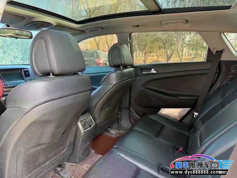 16年现代途胜轿车抵押车出售