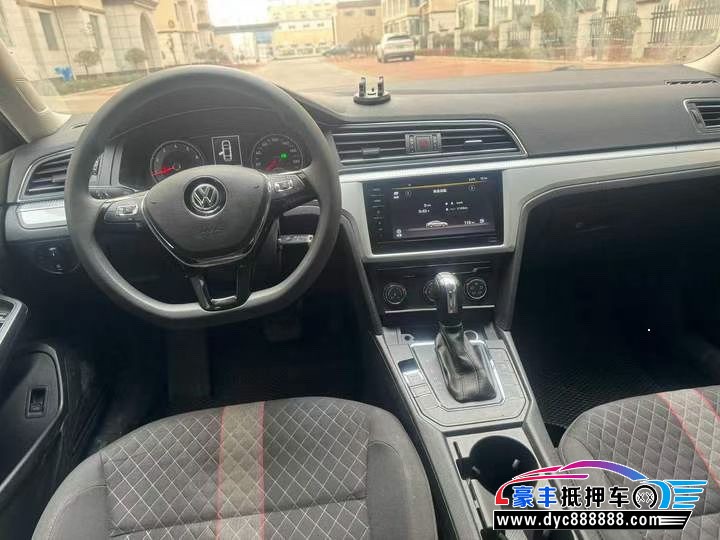 22年大众凌渡轿车抵押车出售