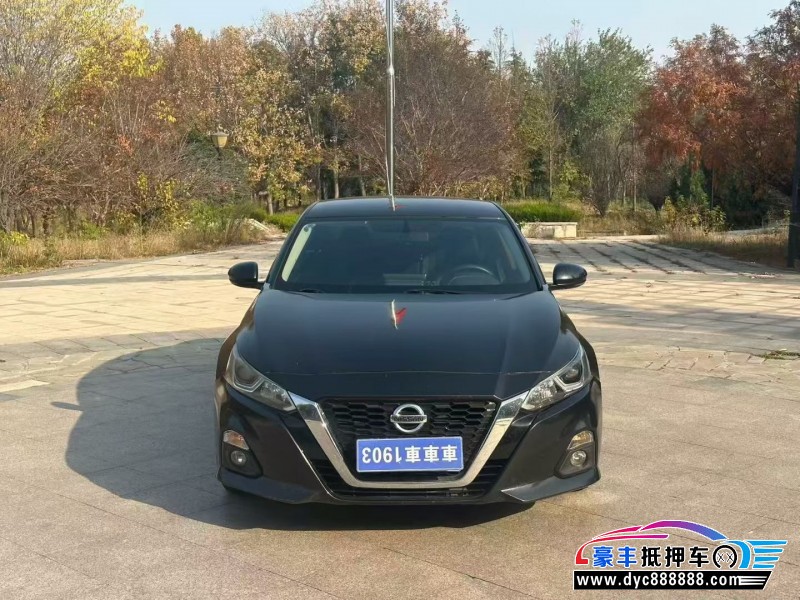 抵押车出售22年日产天籁轿车