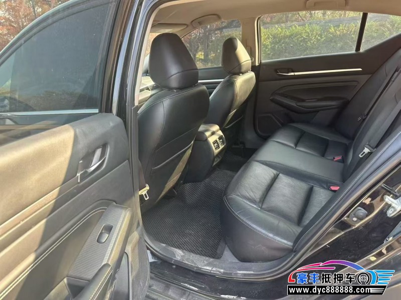 22年日产天籁轿车抵押车出售