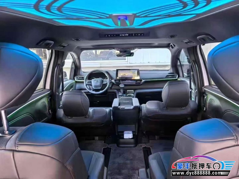 24年丰田塞纳轿车抵押车出售