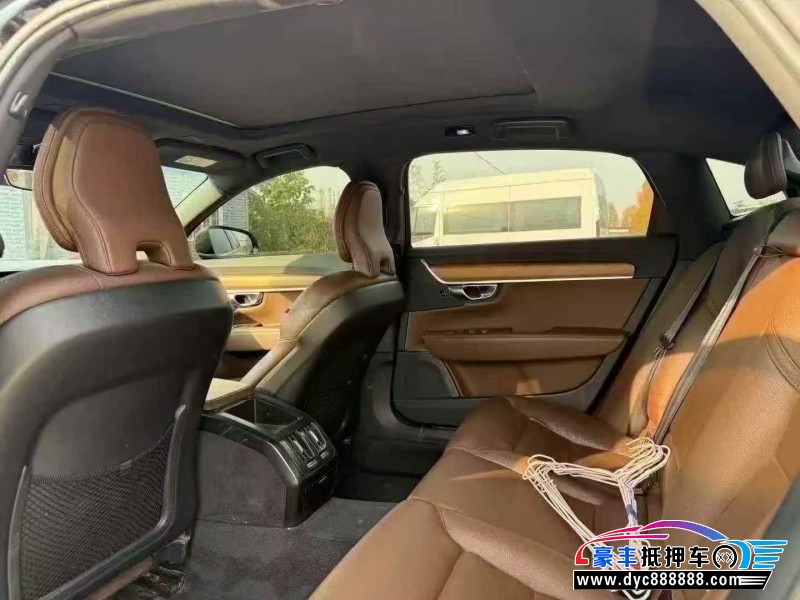 22年沃尔沃S90轿车抵押车出售