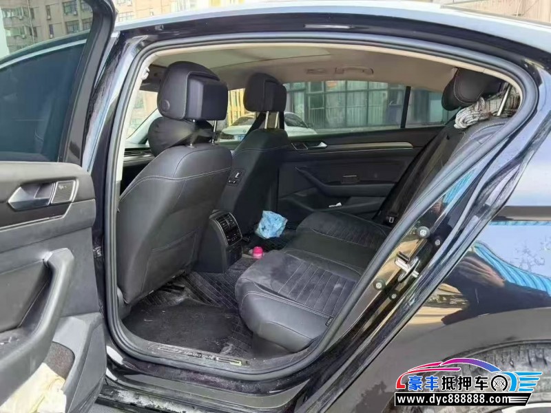 22年大众迈腾轿车抵押车出售