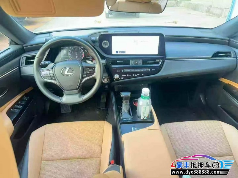24年雷克萨斯ES轿车抵押车出售