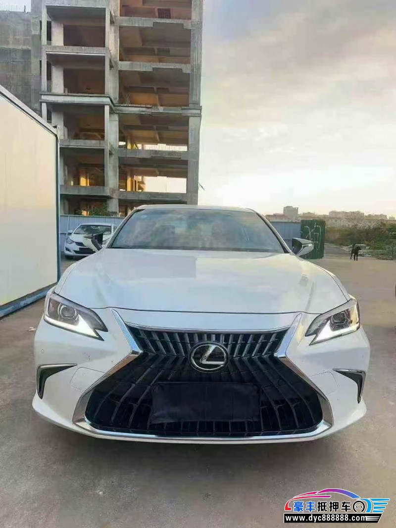 抵押车出售24年雷克萨斯ES轿车