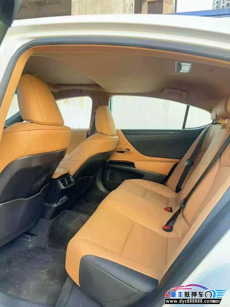 24年雷克萨斯ES轿车抵押车出售