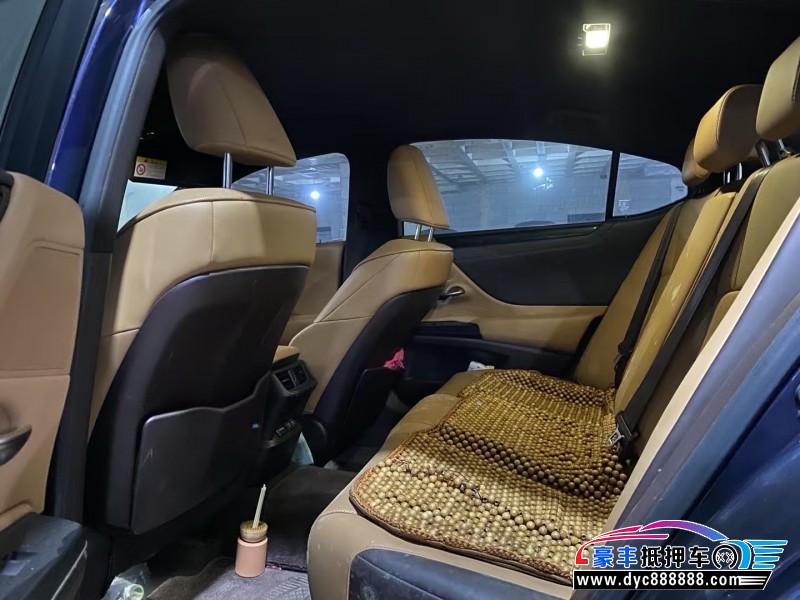 20年雷克萨斯ES轿车抵押车出售