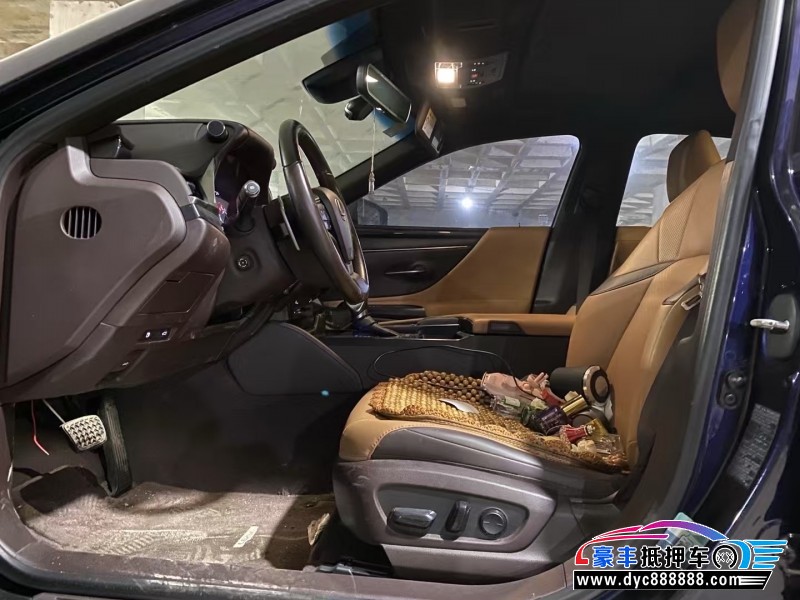 20年雷克萨斯ES轿车抵押车出售