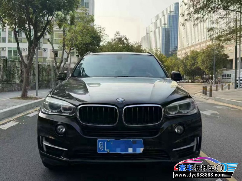 抵押车出售15年宝马X5轿车