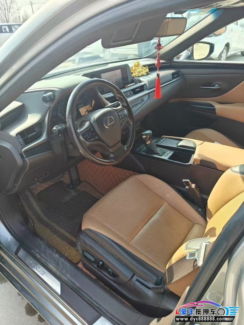 20年雷克萨斯ES轿车抵押车出售