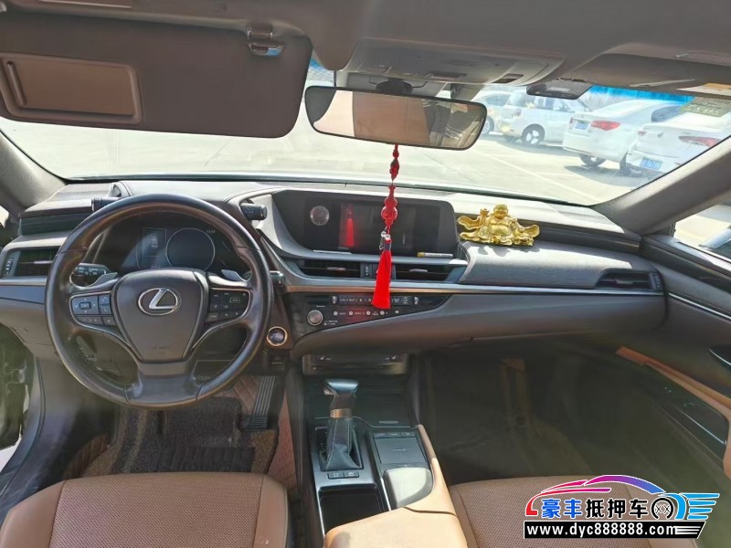 20年雷克萨斯ES轿车抵押车出售