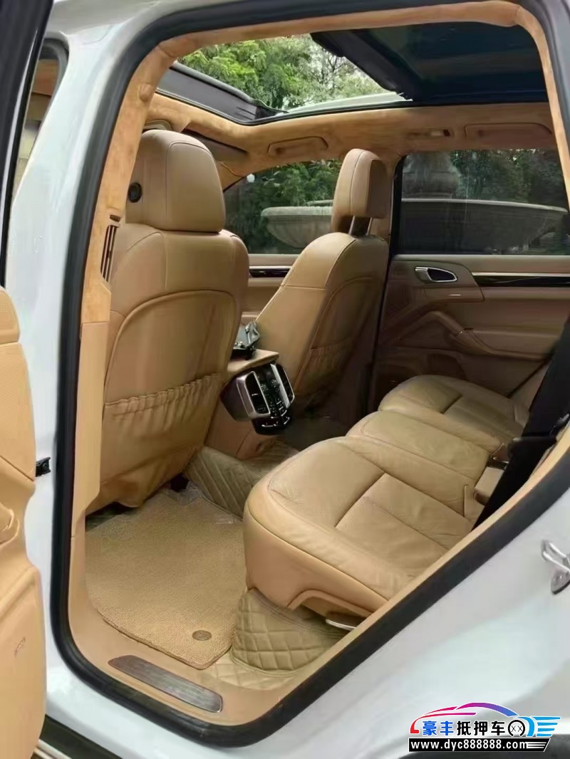 14年保时捷卡宴轿车抵押车出售