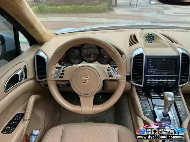 14年保时捷卡宴轿车抵押车出售