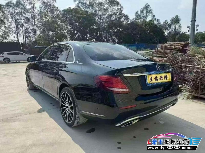 17年奔驰E轿车抵押车出售