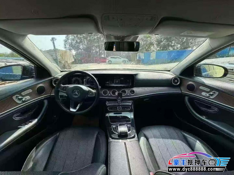 17年奔驰E轿车抵押车出售