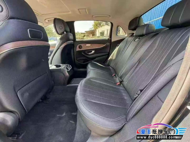 17年奔驰E轿车抵押车出售