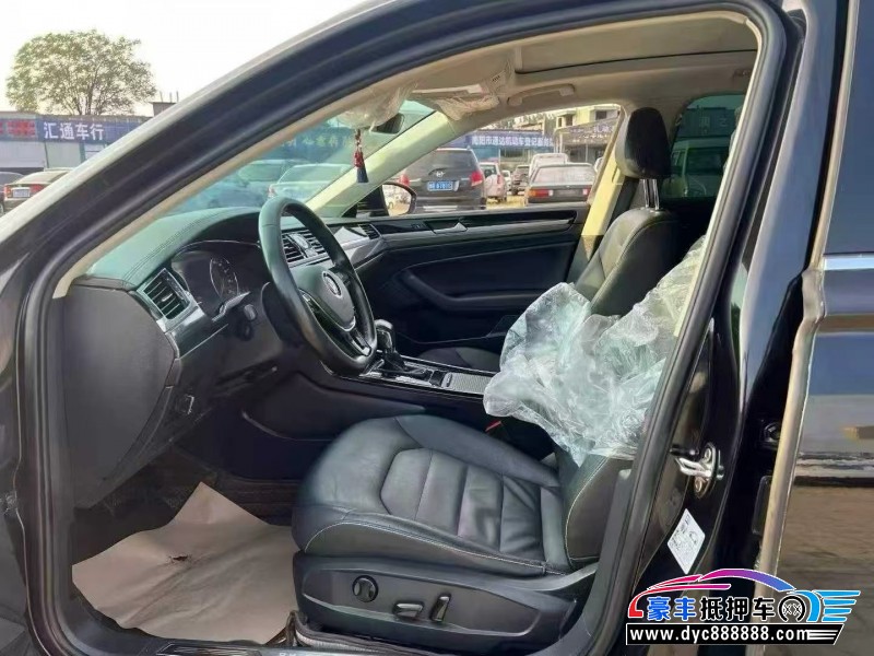 18年大众辉昂轿车抵押车出售