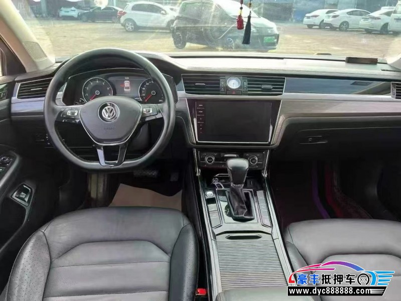 18年大众辉昂轿车抵押车出售
