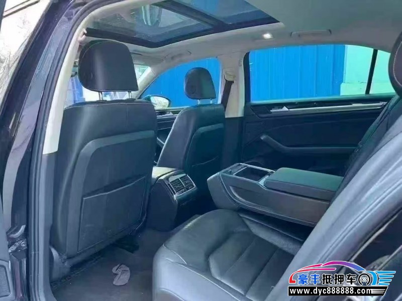 18年大众辉昂轿车抵押车出售