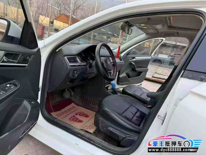 18年大众宝来轿车抵押车出售