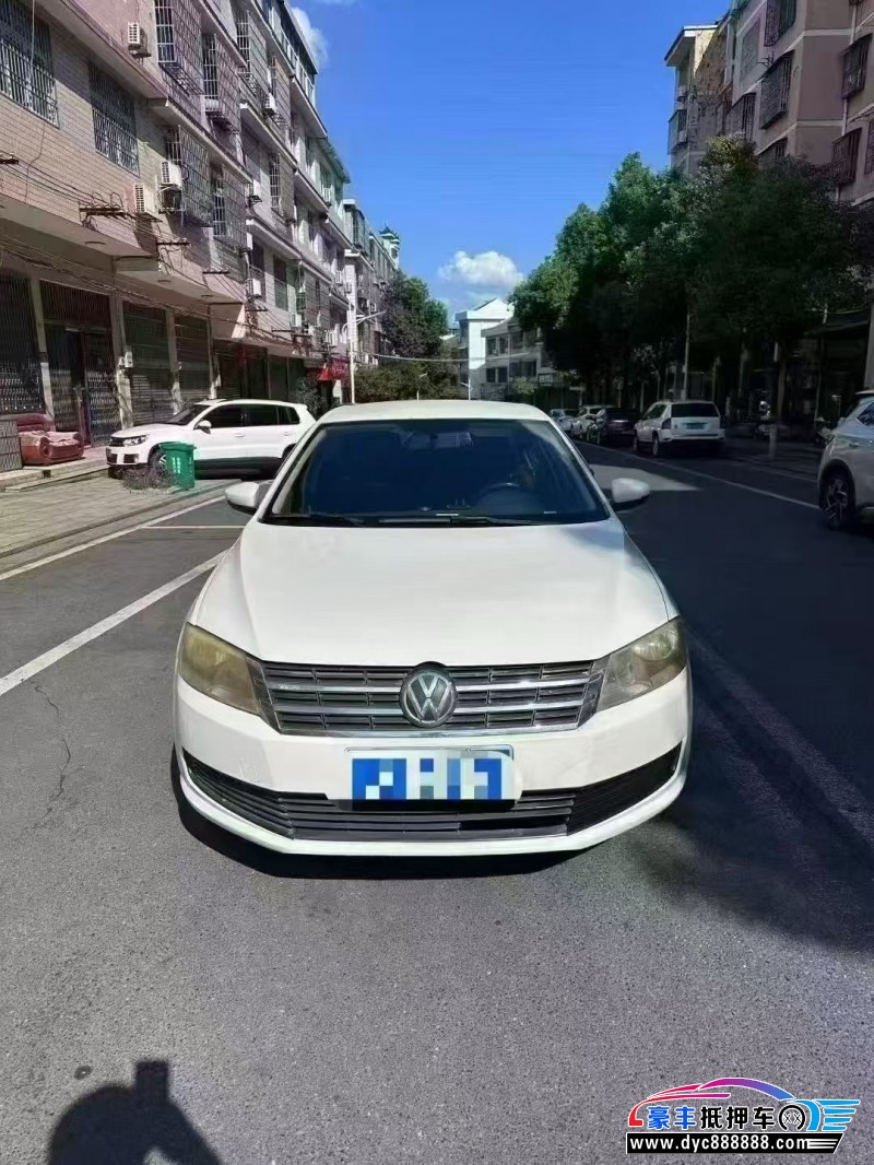 抵押车出售17年大众朗逸轿车