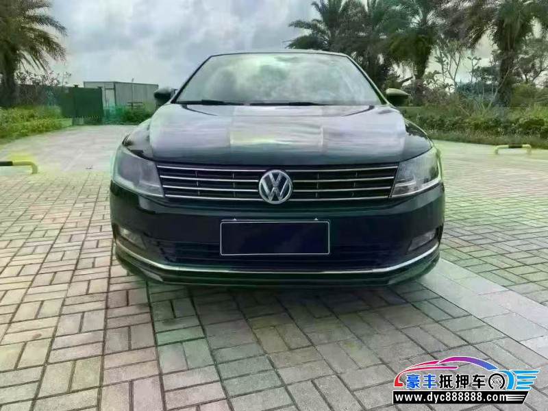 抵押车出售18年大众朗逸轿车