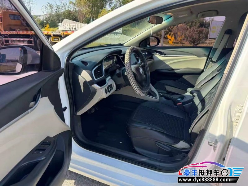 20年别克英朗轿车抵押车出售