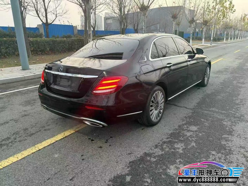 17年奔驰E轿车抵押车出售