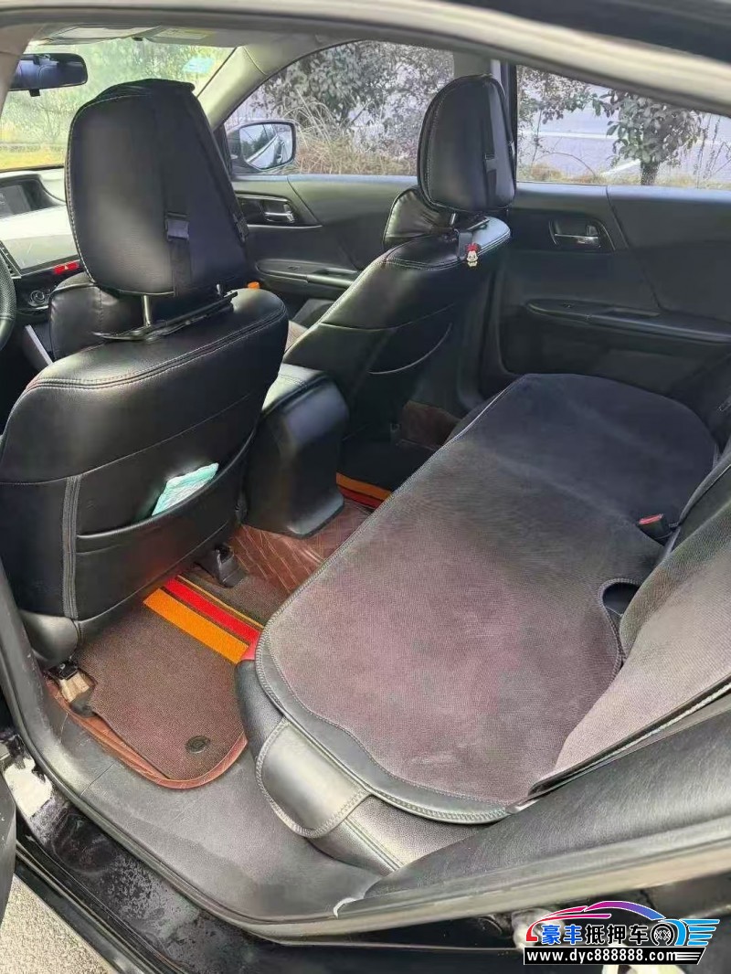 17年本田雅阁轿车抵押车出售