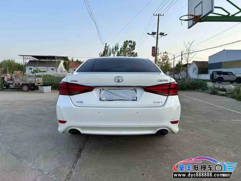 18年丰田皇冠轿车抵押车出售