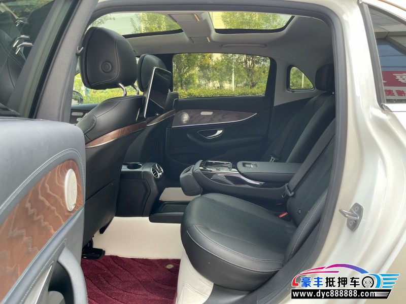 17年奔驰E轿车抵押车出售