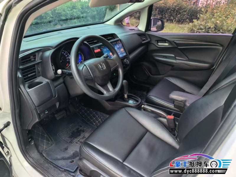 17年本田飞度轿车抵押车出售