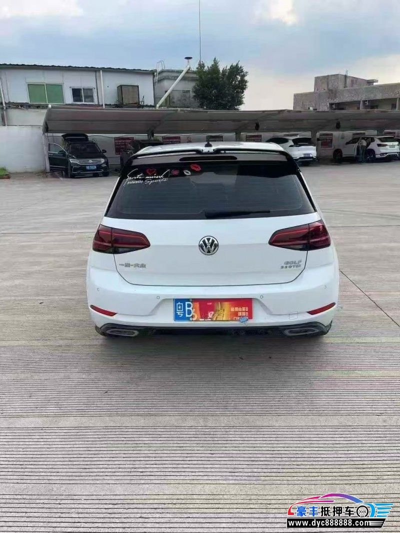 19年大众高尔夫轿车抵押车出售