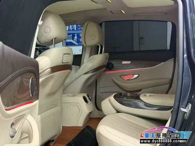 17年奔驰E轿车抵押车出售