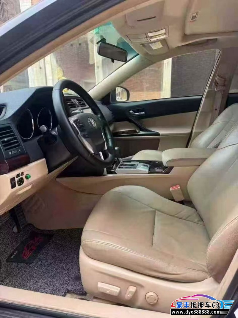 12年丰田锐志轿车抵押车出售